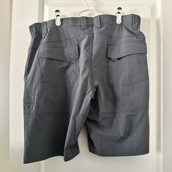 Men’s Outdoor shorts 🩳 - Picture 3 of 4